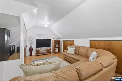 306 Passaic Avenue, Hasbrouck Heights, NJ 07604 - Photo 23