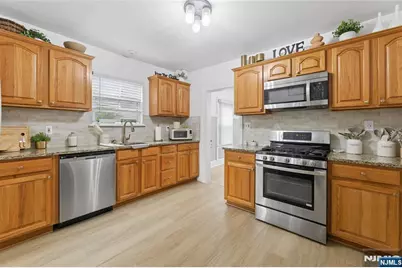 306 Passaic Avenue, Hasbrouck Heights, NJ 07604 - Photo 11