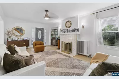 306 Passaic Avenue, Hasbrouck Heights, NJ 07604 - Photo 9