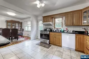 31 Garwood Rd, Fair Lawn, NJ 07410 - Photo 9