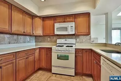 833 Topsail Lane, Secaucus, NJ 07094 - Photo 11