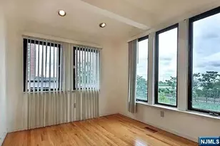 833 Topsail Ln, Secaucus, NJ 07094 - Photo 3