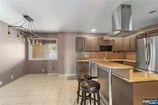 300 Gorge Road 2, Cliffside Park, NJ 07010 - Photo 9