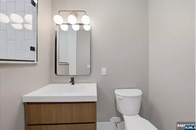 21 Lincoln 101 #101, Newark, NJ 07102 - Photo 13