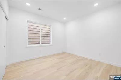 418 11th Street Floor 2 #Floor 2, Union City, NJ 07087 - Photo 11