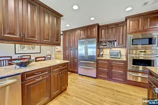 42-09 Cosgrove Ct, Fair Lawn, NJ 07410 - Photo 7