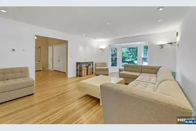 42-09 Cosgrove Court, Fair Lawn, NJ 07410 - Photo 11