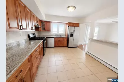 1515 11th Street 2nd #2nd, Fort Lee, NJ 07024 - Photo 5
