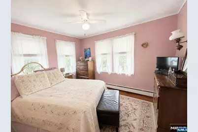 810 Colfax Avenue, Pompton Lakes, NJ 07442 - Photo 11