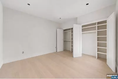 392 Undercliff Avenue 1 #1, Edgewater, NJ 07020 - Photo 7