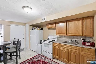 8 Van Nostrand Avenue, Jersey City, NJ 07305 - Photo 25