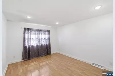 8 Van Nostrand Avenue, Jersey City, NJ 07305 - Photo 17