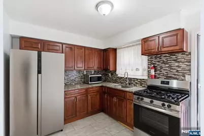 8 Van Nostrand Avenue, Jersey City, NJ 07305 - Photo 9