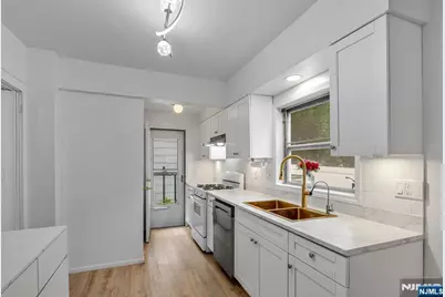 133 Highwood Avenue, Leonia, NJ 07605 - Photo 15