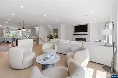 43 Hearthstone Court 48 #48, Upper Saddle River, NJ 07458 - Photo 5