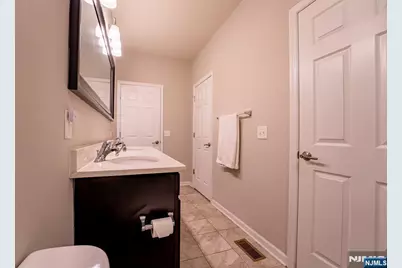 26 Dahlia Lane 413 #413, Garfield, NJ 07026 - Photo 17