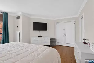 1020 Harmon Cove Tower 1020, Secaucus, NJ 07094 - Photo 15
