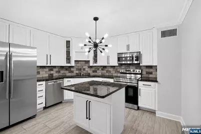 1020 Harmon Cove Tower 1020 #1020, Secaucus, NJ 07094 - Photo 5