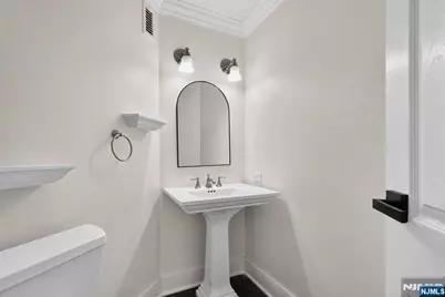 1020 Harmon Cove Tower 1020 #1020, Secaucus, NJ 07094 - Photo 13