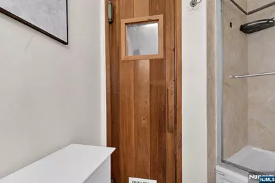 1020 Harmon Cove Tower 1020 #1020, Secaucus, NJ 07094 - Photo 17