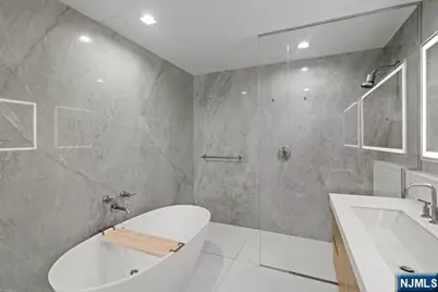 320 Adolphus Avenue 404 #404, Cliffside Park, NJ 07010 - Photo 15