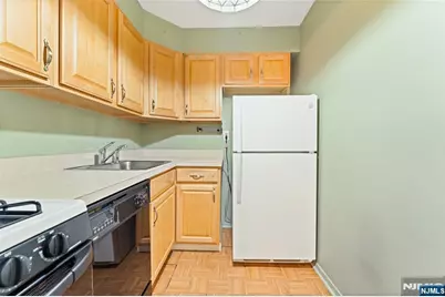 25 River Road 27 #27, Nutley, NJ 07110 - Photo 9