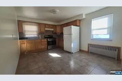 317 E Harriet Avenue 2nd Fl #2nd fl, Palisades Park, NJ 07650 - Photo 9