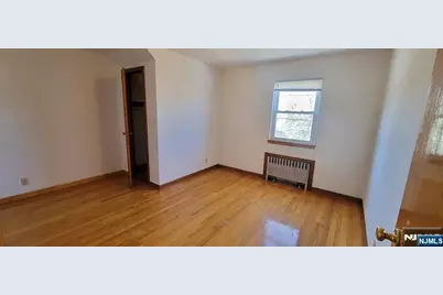 317 E Harriet Avenue 2nd Fl #2nd fl, Palisades Park, NJ 07650 - Photo 5