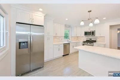 201 Dixon Avenue, Dumont, NJ 07628 - Photo 7