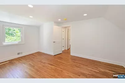 201 Dixon Avenue, Dumont, NJ 07628 - Photo 15