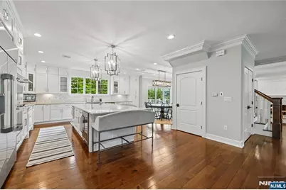 15 Fernwood Drive, Fair Lawn, NJ 07410 - Photo 9