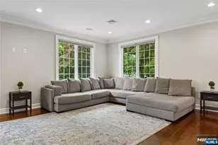 15 Fernwood Dr, Fair Lawn, NJ 07410 - Photo 7