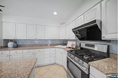 86 Hazelton Terrace, Tenafly, NJ 07670 - Photo 19