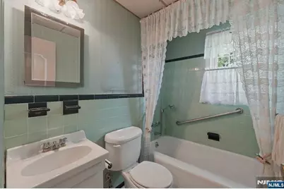 183 Lee Street, Elmwood Park, NJ 07407 - Photo 21