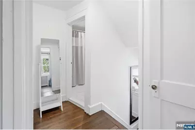 611 Maple Avenue, Teaneck Township, NJ 07666 - Photo 25
