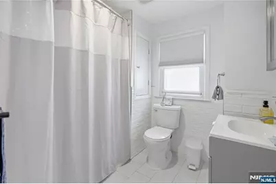 611 Maple Avenue, Teaneck Township, NJ 07666 - Photo 27