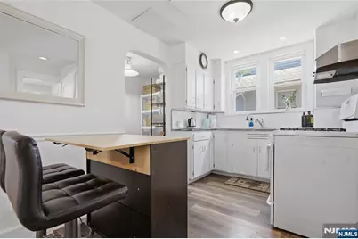 611 Maple Avenue, Teaneck Township, NJ 07666 - Photo 11