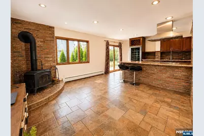 317 Hillcrest, Wood Ridge, NJ 07075 - Photo 9