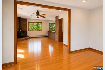317 Hillcrest, Wood Ridge, NJ 07075 - Photo 5