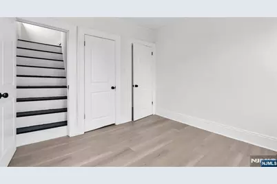 240 End Avenue, Newark, NJ 07106 - Photo 41