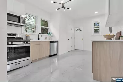 240 End Avenue, Newark, NJ 07106 - Photo 21