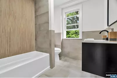 240 End Avenue, Newark, NJ 07106 - Photo 27