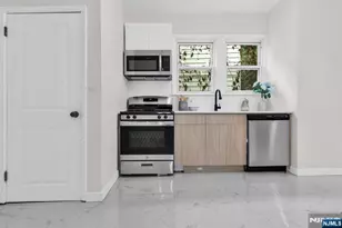 240 End Ave, Newark, NJ 07106 - Photo 17