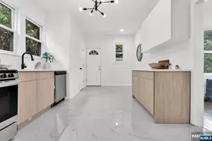 240 End Ave, Newark, NJ 07106 - Photo 19