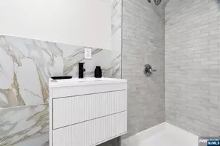 240 End Ave, Newark, NJ 07106 - Photo 35