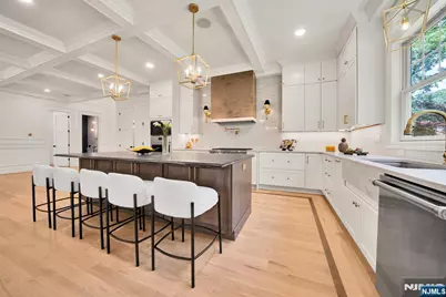 4 Garden Court, Ho Ho Kus, NJ 07423 - Photo 9