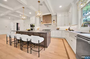 4 Garden Ct, Ho Ho Kus, NJ 07423 - Photo 9