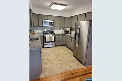 88 Hawthorne Avenue, Park Ridge, NJ 07656 - Photo 9