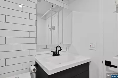 384 Trenton Avenue 3E #3E, Paterson, NJ 07503 - Photo 11