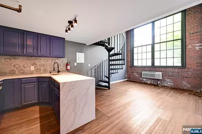 384 Trenton Avenue 3E #3E, Paterson, NJ 07503 - Photo 1